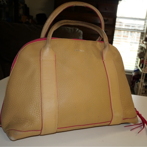 Coach - Picture 1 of 5